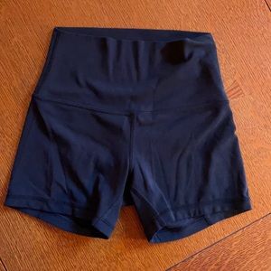 Black Lululemon Align Shorts 4”